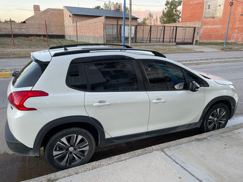 Peugeot 2008 1.6 Feline am20