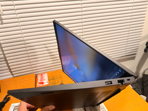 Lenovo Thinkpad E16 I7-1355u 40gb Ram 1tb 10 Cores Touch 16 Negro (Usado)