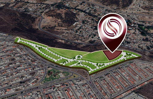 Lote Multifamiliar De 12,253 M2 Con Vista Al Campo De Golf, Querétaro.