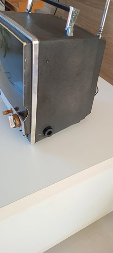Televisor Portátil Sony Solid State Modelo U 900 Anos 60 (Usado)