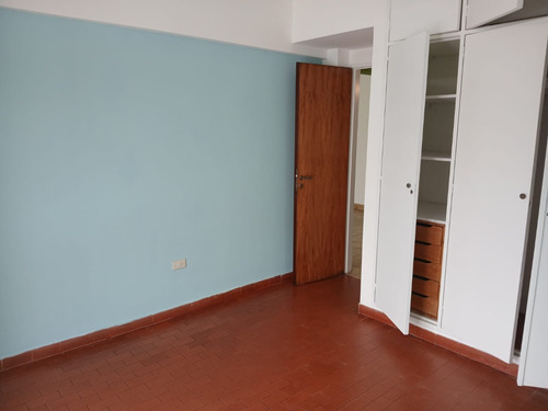 Departamento 3 Amb. Con Balcon. Contrafrente.