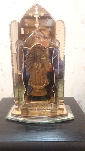Antiguo Retablo Virgen De Luján En Bronce Y Vidrio Tallado (Usado)