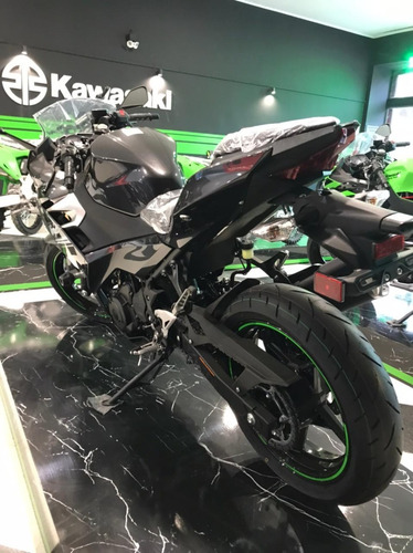 Imagen 17 de 22 de Kawasaki Ninja 400 Abs Negra 0km 2023