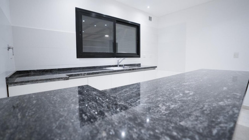 Duplex A Estrenar En Venta - Barrio La Martina.