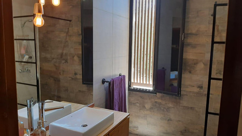 Venta Casa Diseño, Barrio Laderas, Chacras De Coria