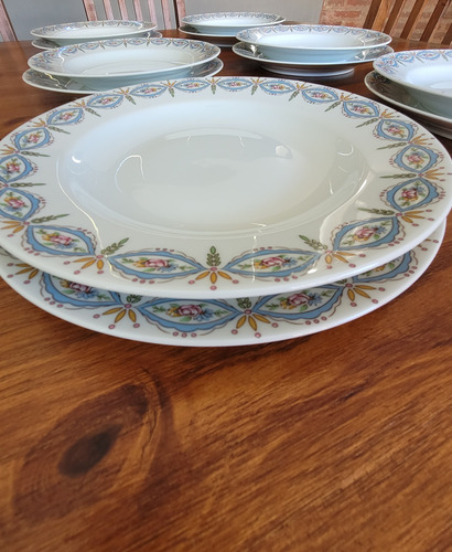 Juego De 12 Platos De Porcelana Verbano 6 Playos Y 6 Hondos Blanco Floral (Usado)