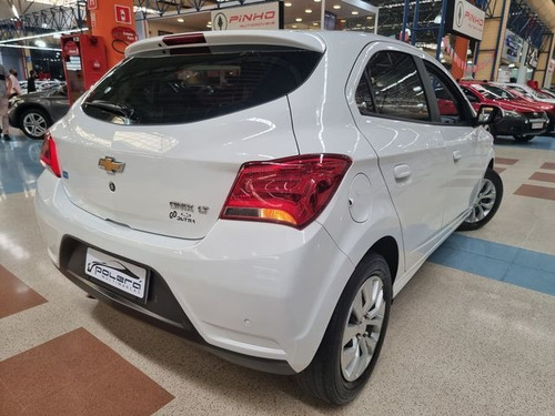 Imagem 6 de 8 de Chevrolet Onix 1.4 Mpfi Lt 8v Automático 2017