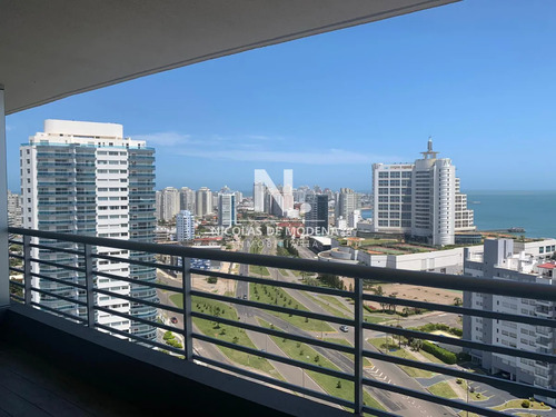 Amplio Departamento Con Inmejorable Vista!!