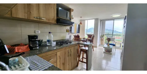 Hermoso Apartamento Como Nuevo, Fresco Y Con Una Espectacular Vista.