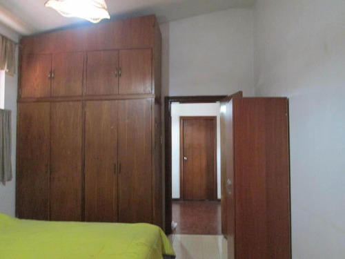 Casa En Calle Cerrada Y Con Vigilancia Privada En Una De Las Mejores Y Mas Exclusivas Zonas Del Norte De Valencia 24-21165 Eloisa Mejia