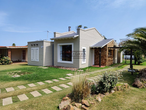 Imagen 2 de 29 de Hermosa Casa A La Venta En Punta Fría, Muy Próxima Al Mar Y Playa De San Francisco