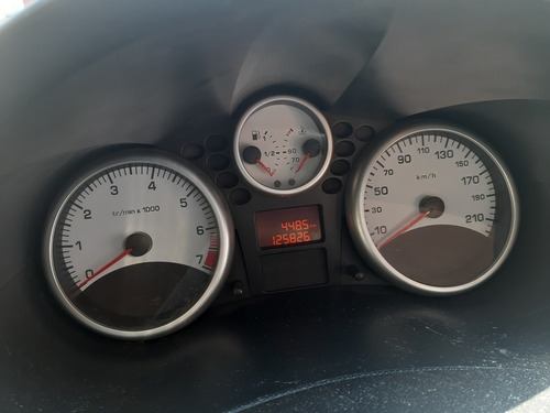 Imagem 7 de 10 de Peugeot 207 2010 1.4 Xr Sport Flex 5p