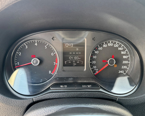 Volkswagen Vento 1.6 Highline Mt