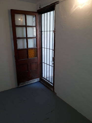 Imagen 10 de 14 de Casa Tres Cruces, 1 Dormitorio, Azotea. Alquiler: $ 16.000