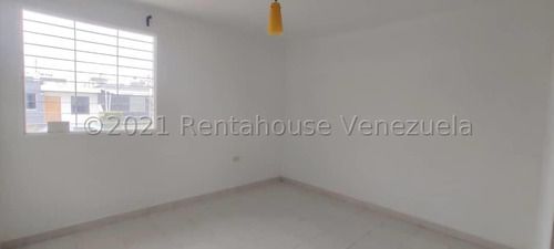 Imagen 24 de 30 de Casas En Venta En Intercomunal Cabudare Estado Lara Cod Flex Ref # 22-99 / 0 4 1 2 1 5 1 8 8 9 3 / Mr