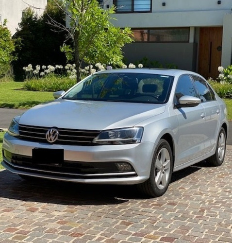 Volkswagen Vento 2.5 170hp Advance Tip Plus, Triptonic 2015