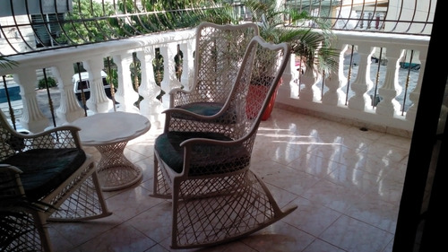 Vendo Casa De 2 Niveles En Bello Campo En La Charles De Gaulle, Santo Domingo Este, República Dominicana