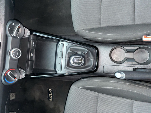 Imagen 21 de 25 de Kia Rio Vibrant