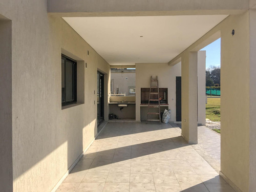 Casa En Venta Ubicado En Haras Santa Maria, Escobar, G.b.a. Zona Norte
