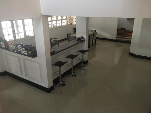 Imagem 4 de 21 de Casa À Venda No Tamboré 01 Com 4 Suítes - Cnc1500