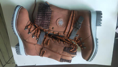 / Botas Martin Con Punta Redonda Y Tacón Cuadrado, Hebilla
