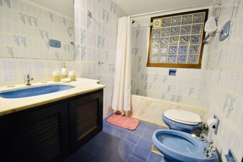 Casa En Venta De 4 Dormitorios En Lugano