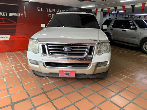 Imagen 2 de 10 de Ford Explorer 4x4 4.0 V8