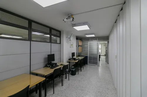 Local En Arriendo En Chico. Cod A1021297