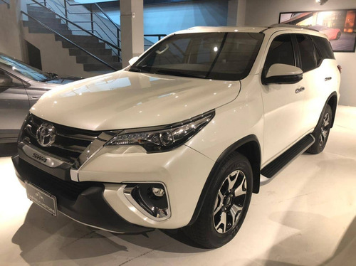 Imagem 3 de 9 de Toyota Hilux Sw4 2.8 Srx Diamond 4x4 7 Lugares 16v Turbo