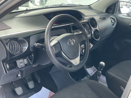 Imagem 5 de 12 de Toyota Etios X Sedan 1.5 Flex Completo 2017 Autos Rr