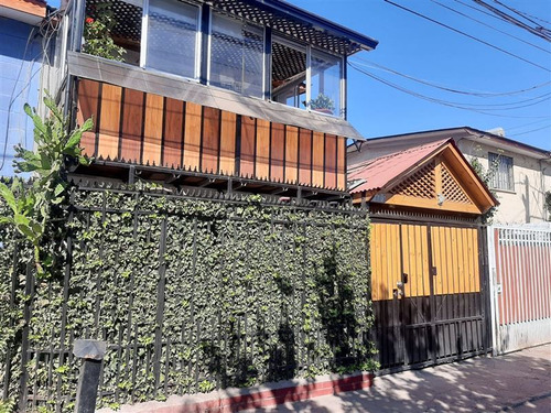 Casa En Venta De 3 Dorm. En Quilicura