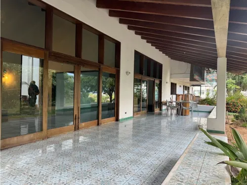 Se Alquila Casa 1000m2 Valle Alto 5301