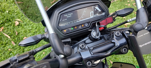 Bajaj Dominar 400 Ug C/accesorios.