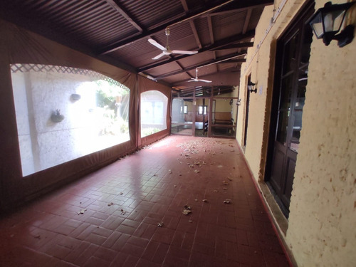 Imagen 8 de 14 de Local En Venta Sobre Av. Gral Flores En El Inicio Del Barrio Histórico #1370