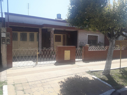 Imagen 3 de 15 de Casa 3 Ambientes Moron Lote Propio