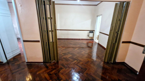 Venta - Departamento 2 Ambientes Con Patio - 1 Cuadra Av. Rivadavia - Subte A
