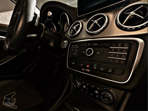 Mercedes-Benz Clase GLA 1.6 Gla250 Amg-line 211cv