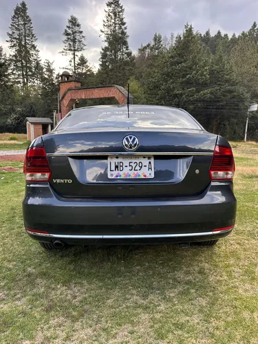 Volkswagen Vento 1.6 Highline At