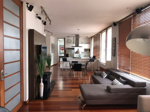 Apartamento En Arriendo En Bogotá Los Rosales. Cod 14025