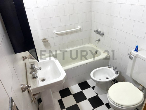 Departamento En Venta En Galeria Piazza Mendoza