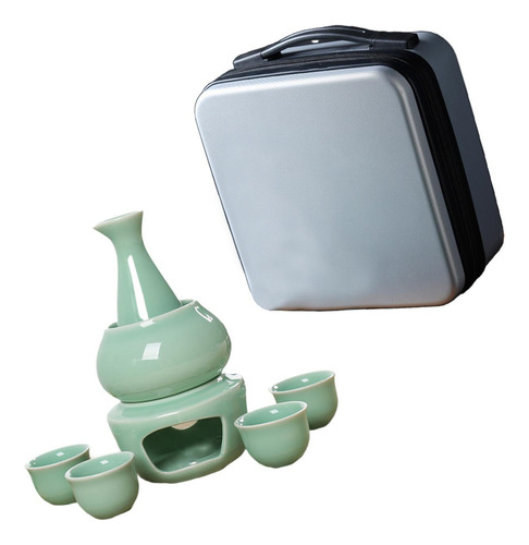 Juego De Sake Japonés Con Bebida De Sake Más Verde
