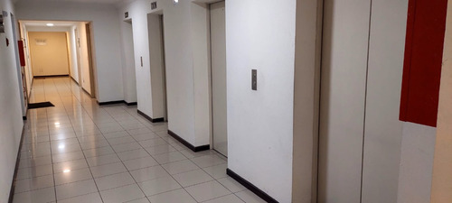 Preciosa Oficina De 42 Planta Libre, Metro P. De Valdivia