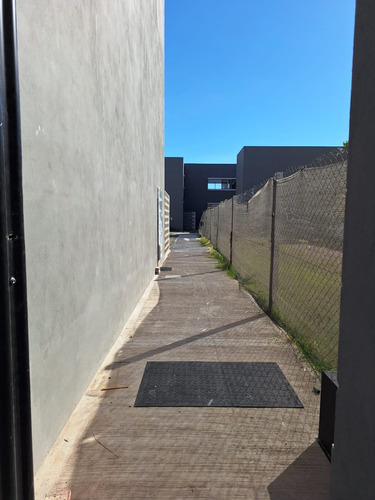 Av 520 Esq Av 13 - Centro Comercial Nodal