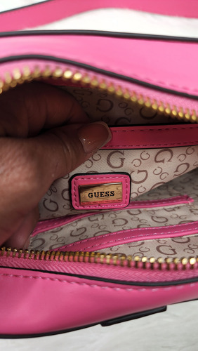 Crossbody Guess Lg955512 Nueva 100 % Original Con Etiqueta Fucsia Lisa Oro Fucsia