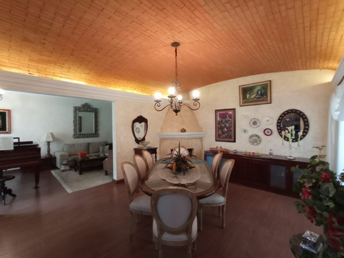 Imagen 14 de 30 de Vendo Belleza De Casa Estilo Colonial, En Excelentes Condiciones Y Con Acabados Muy Especiales, Sector Exclusivo De Alta Plusvalia
