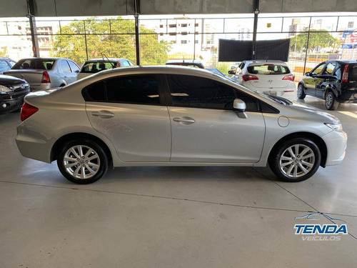 Imagem 8 de 15 de Honda Civic 1.8 Lxs 16v Flex 4p Automático