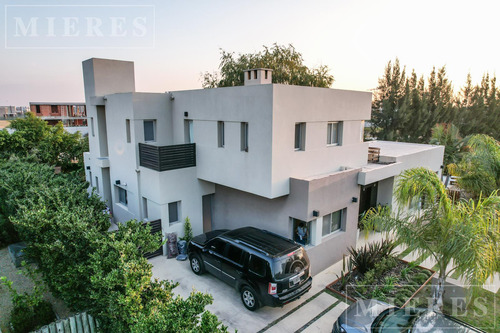 Casa En Venta En Barbarita - Bancalari