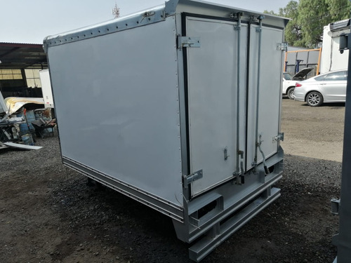 Imagen 4 de 7 de Caja Refrigerada Para Nissan Np300 2022