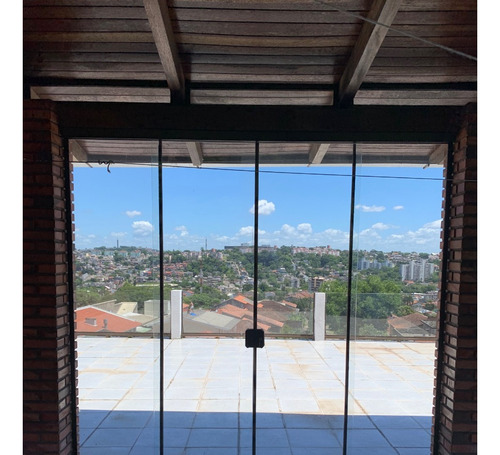 Sobrado Com Salão De Festas, Pomar, Ensolarado Proximo A Escolas, Bancos, Schoping