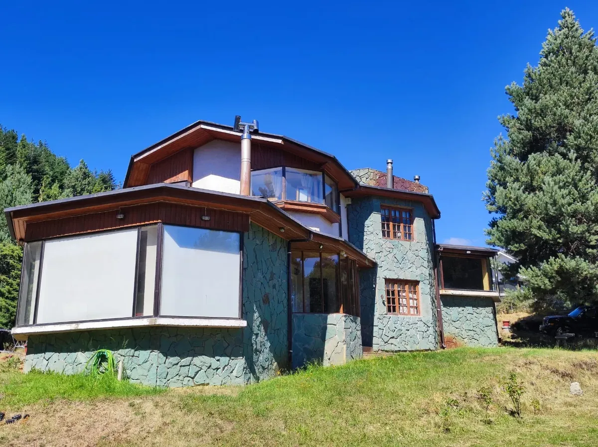 Imagen 1 de 9 de Casa En Venta En Coyhaique